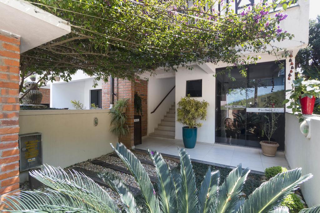 Residencial Los Abuelos Bombinhas Eksteriør billede